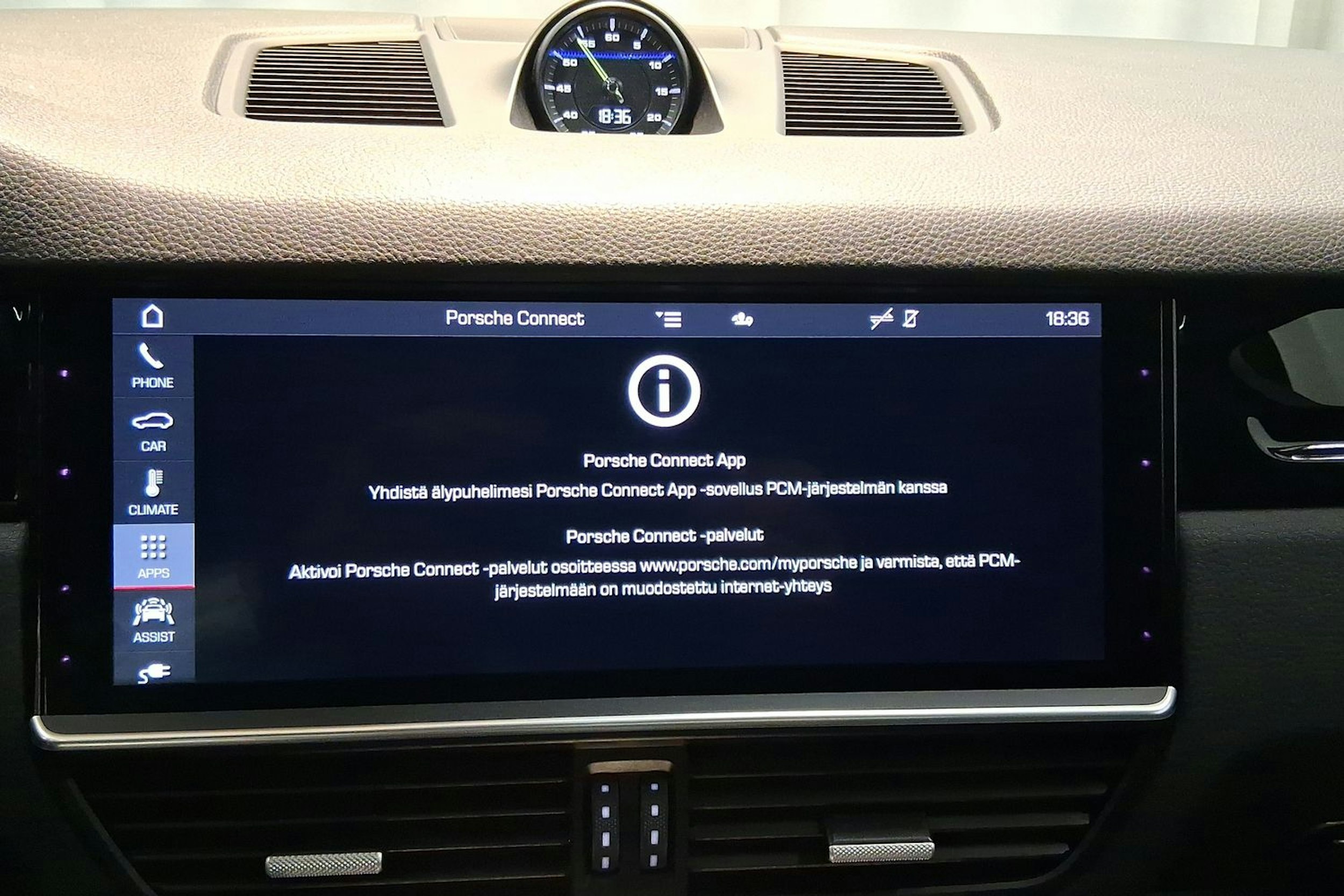 Musta Porsche Cayenne 2020 kuva 17.