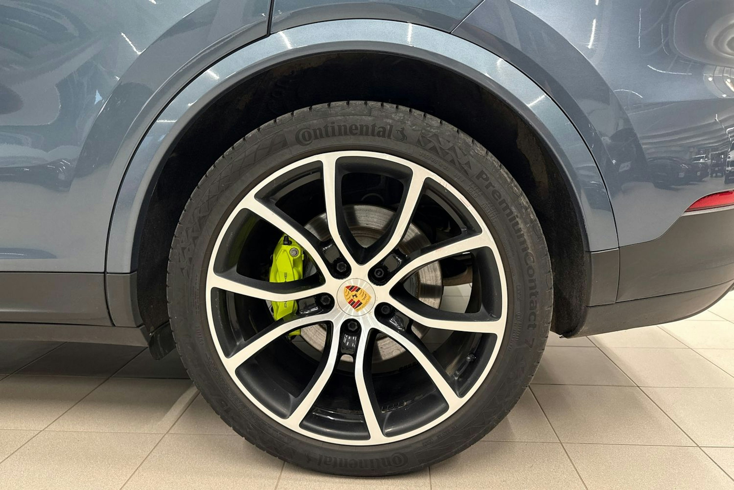 met. sininen Porsche Cayenne 2020 kuva 10.