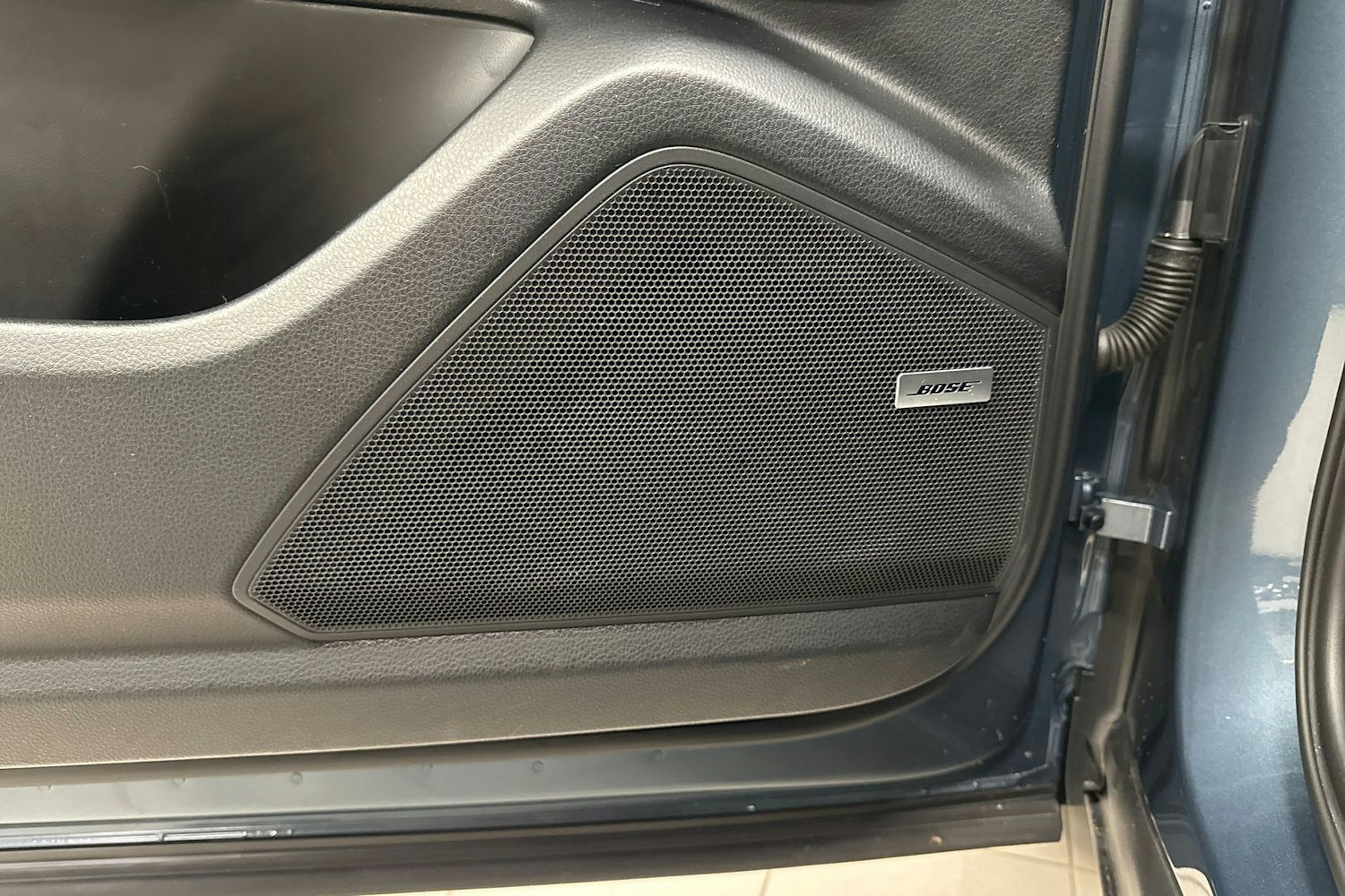met. sininen Porsche Cayenne 2020 kuva 11.