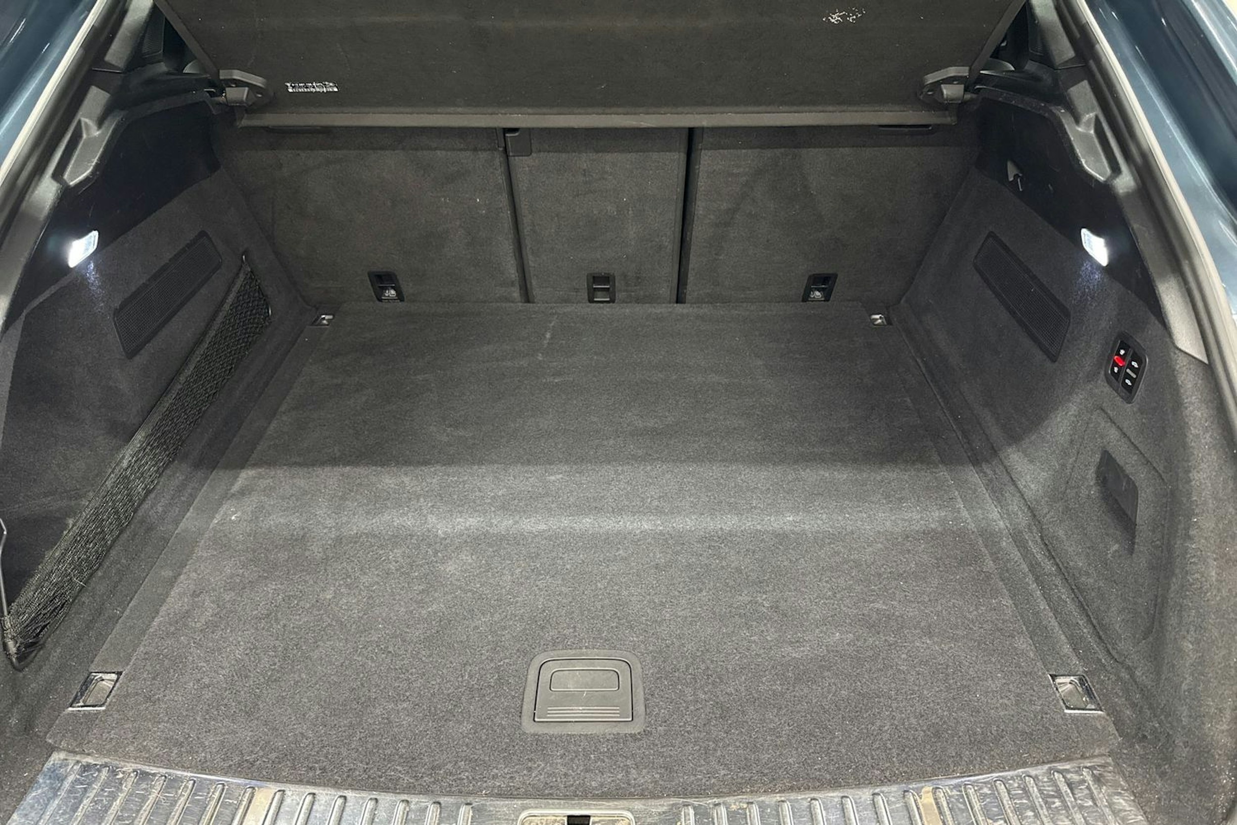 met. sininen Porsche Cayenne 2020 kuva 14.
