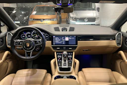 met. Harmaa Porsche Cayenne 2020 kuva 8.