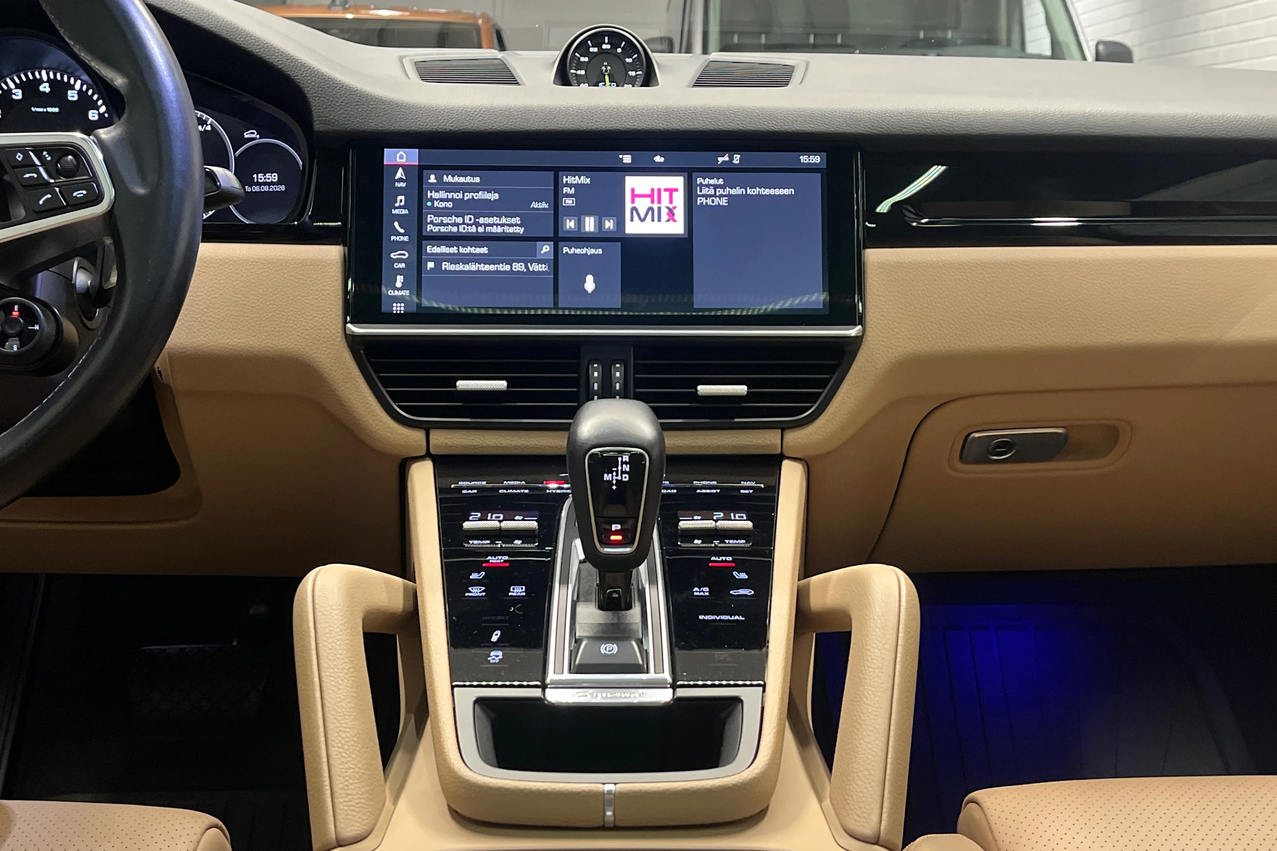 met. Harmaa Porsche Cayenne 2020 kuva 9.