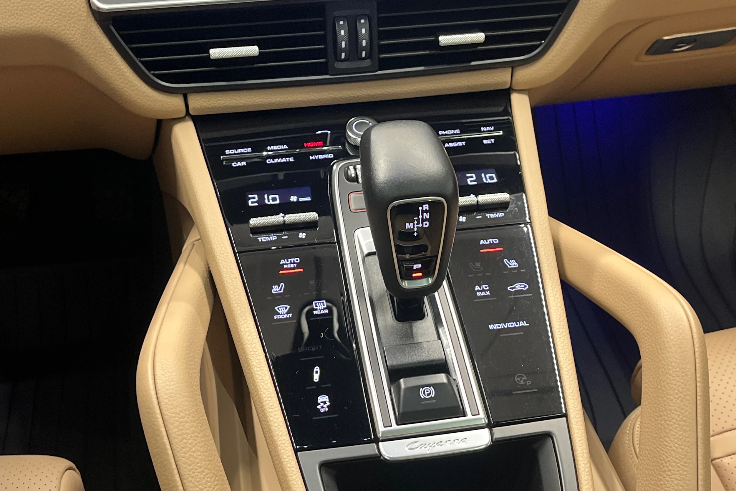 met. Harmaa Porsche Cayenne 2020 kuva 10.