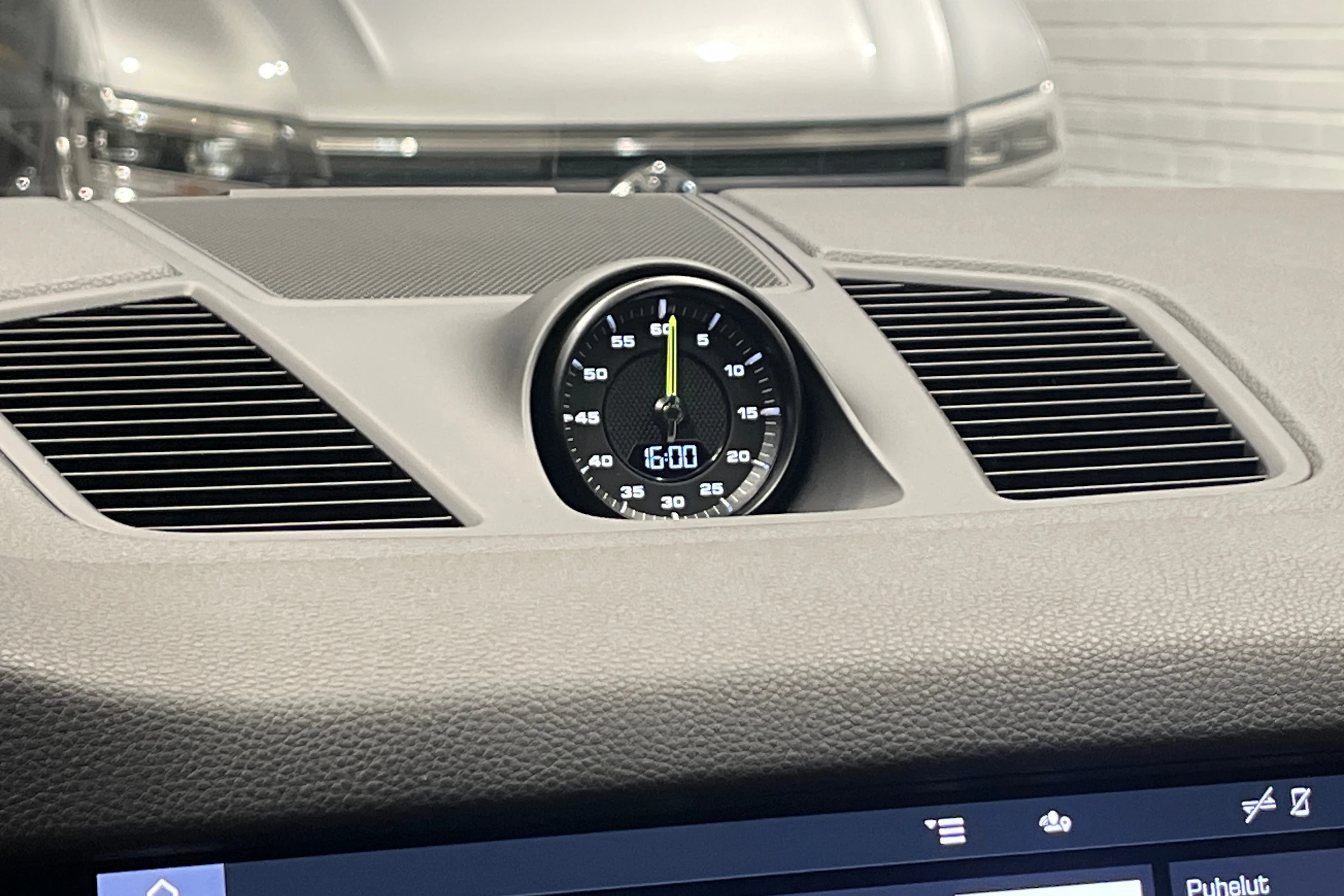 met. Harmaa Porsche Cayenne 2020 kuva 11.