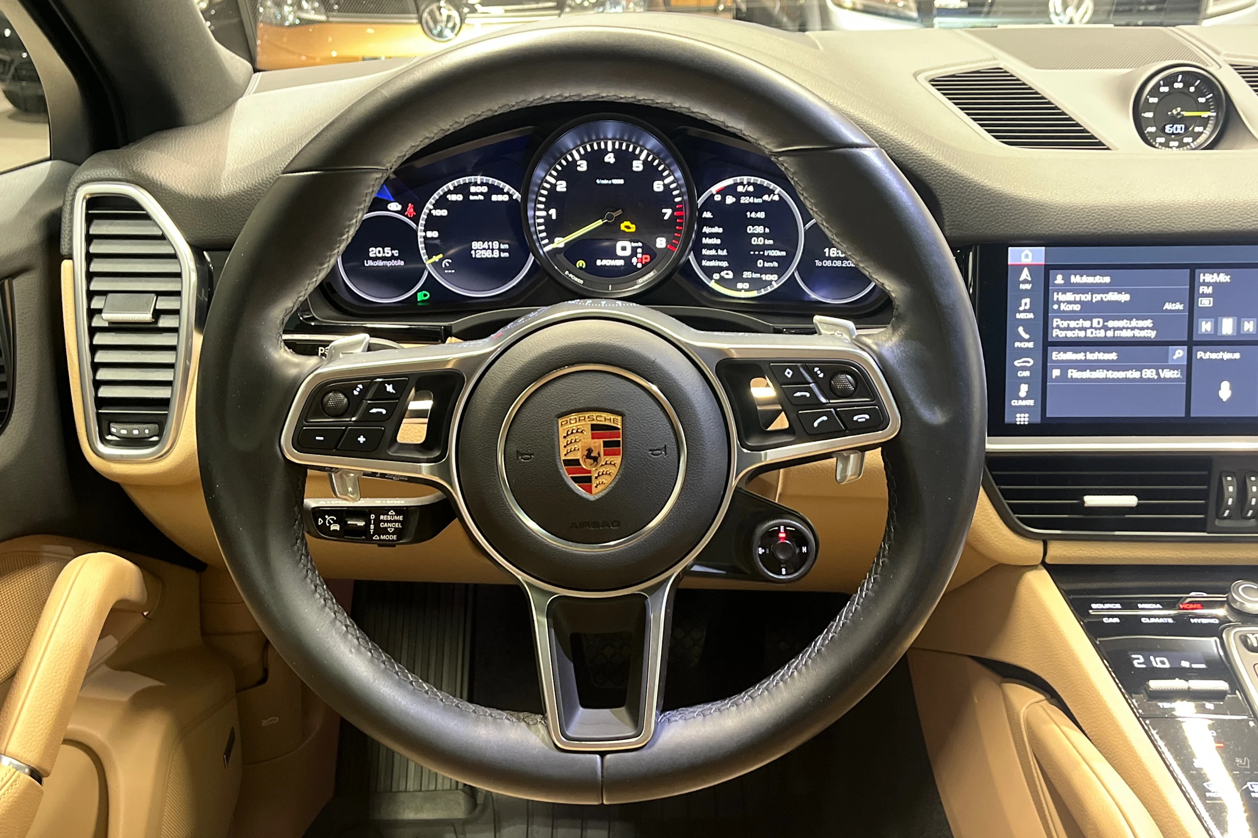 met. Harmaa Porsche Cayenne 2020 kuva 12.