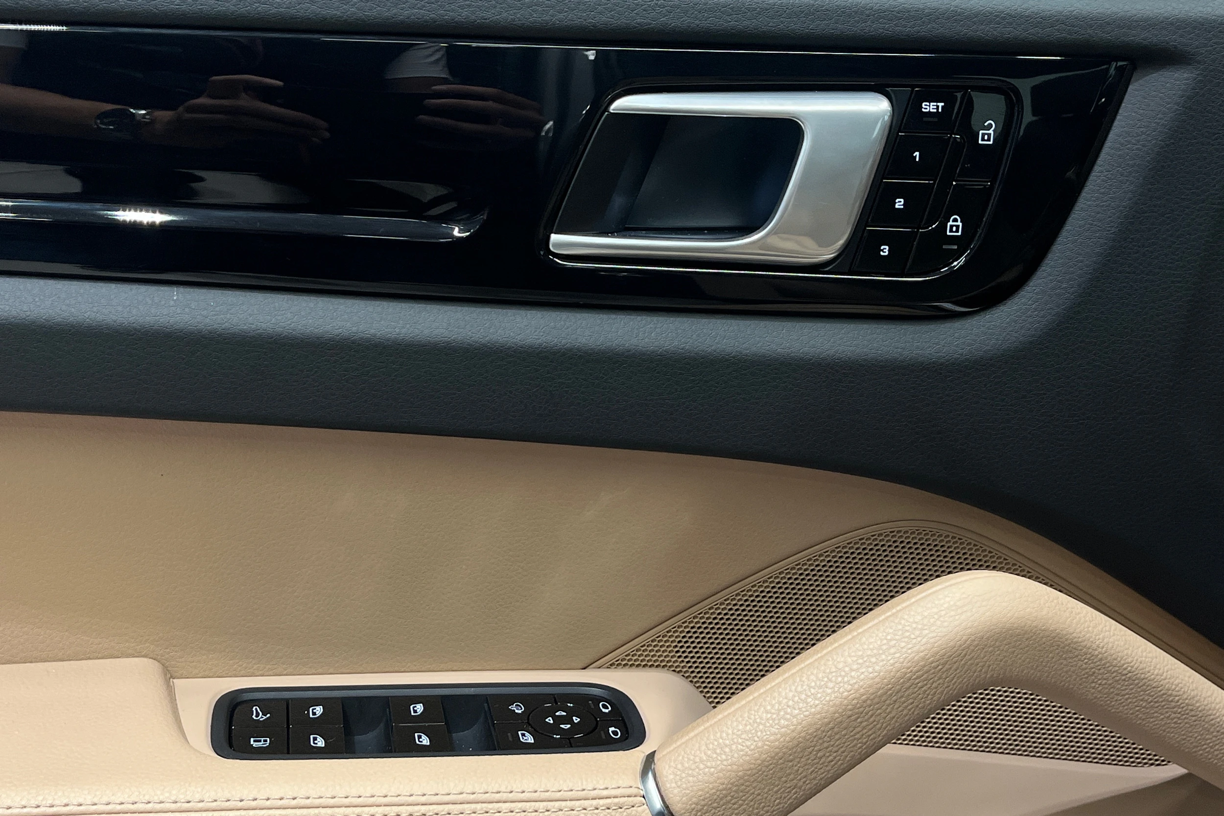 met. Harmaa Porsche Cayenne 2020 kuva 15.