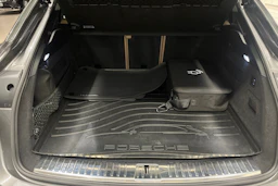 met. Harmaa Porsche Cayenne 2020 kuva 23.
