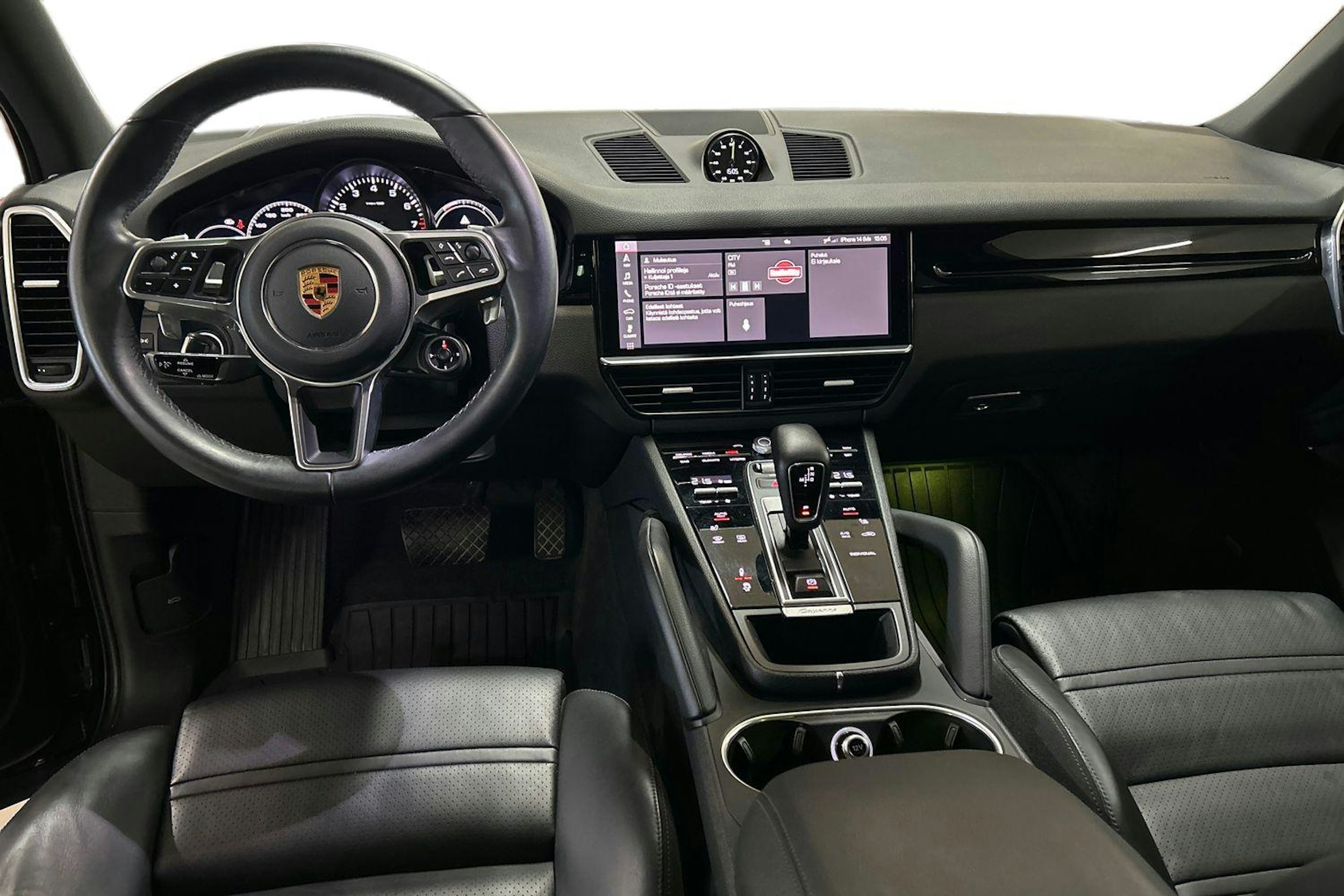 Musta Porsche Cayenne 2020 kuva 9.