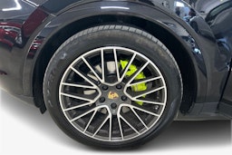 Musta Porsche Cayenne 2020 kuva 11.