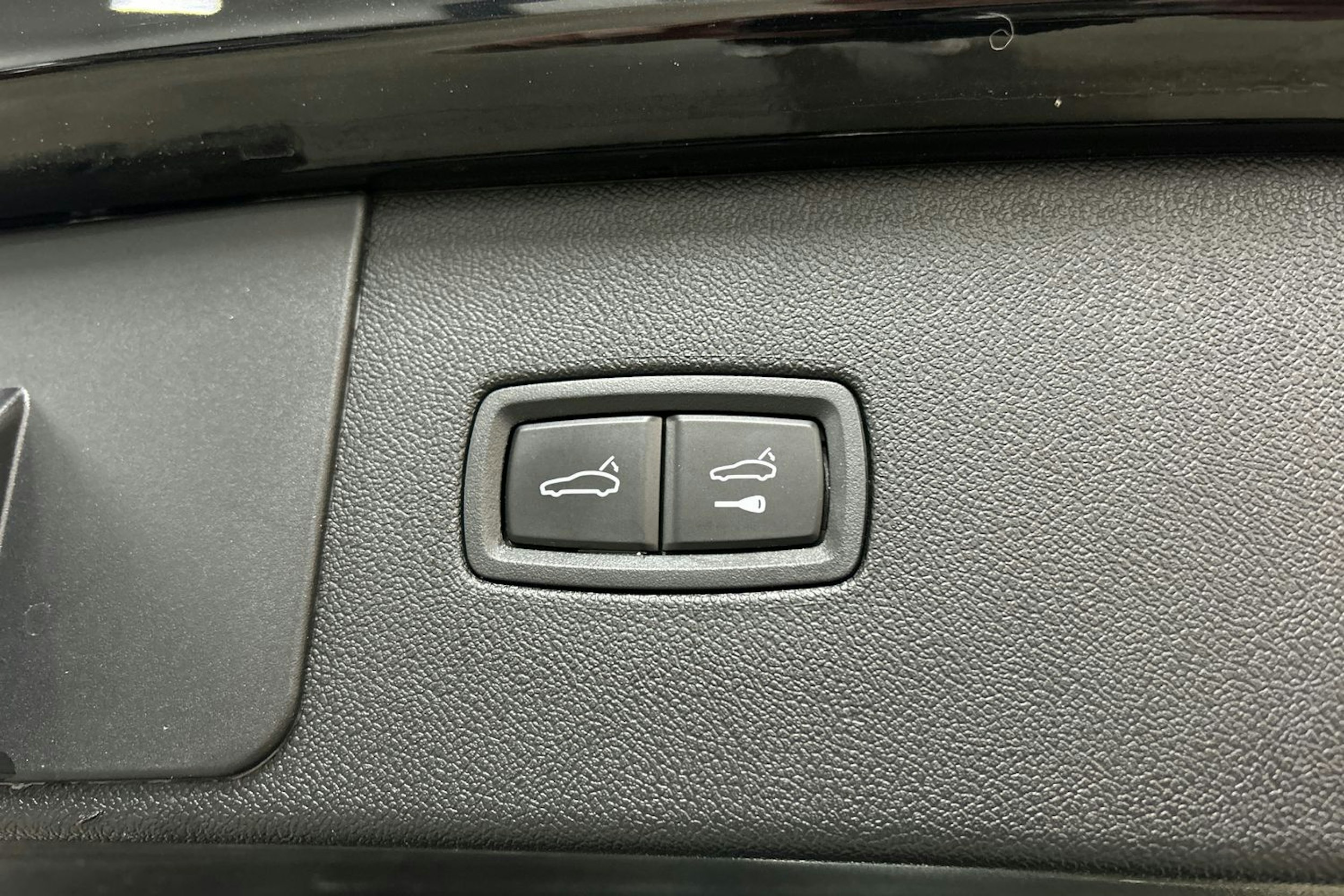 Musta Porsche Cayenne 2020 kuva 16.