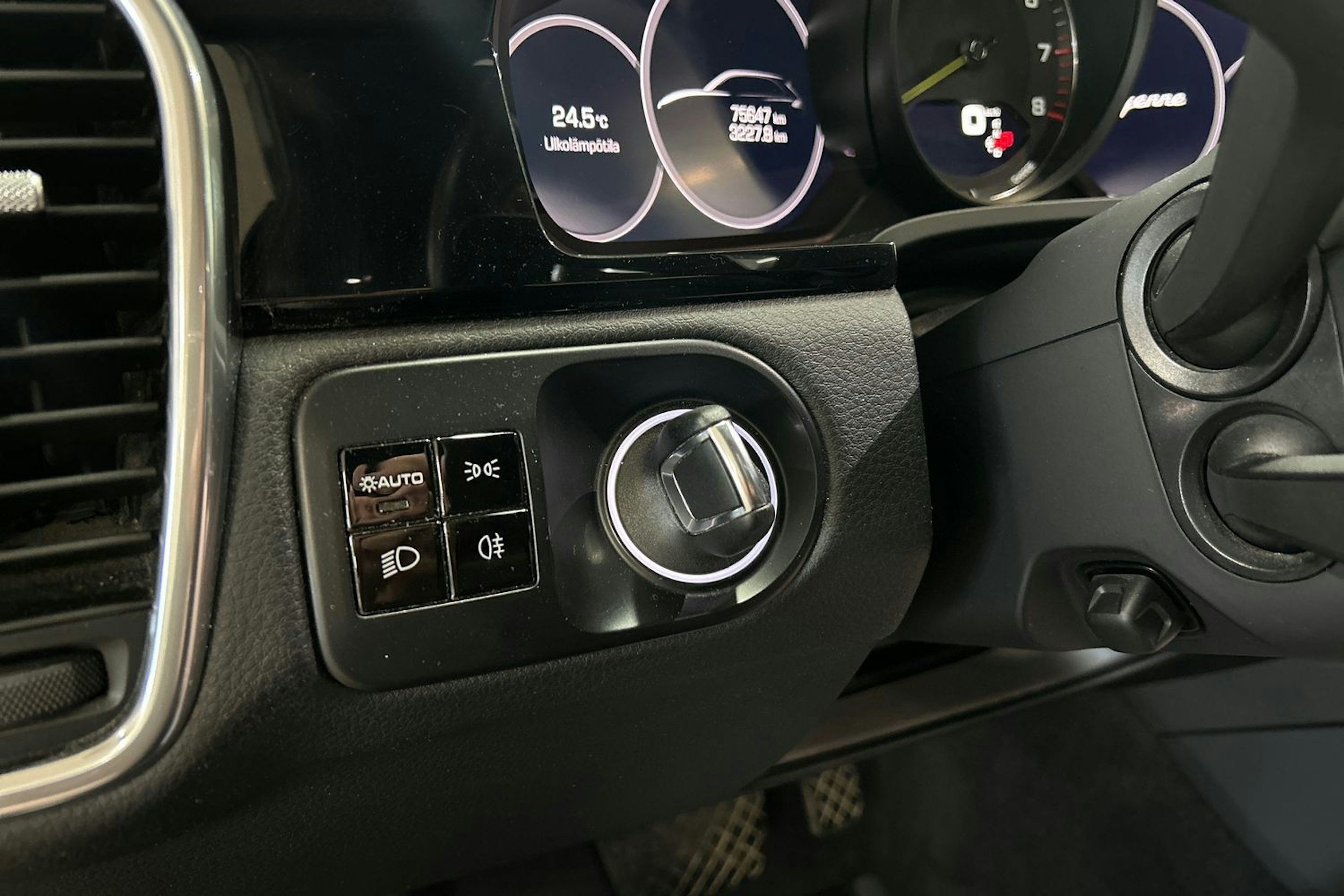 Musta Porsche Cayenne 2020 kuva 21.