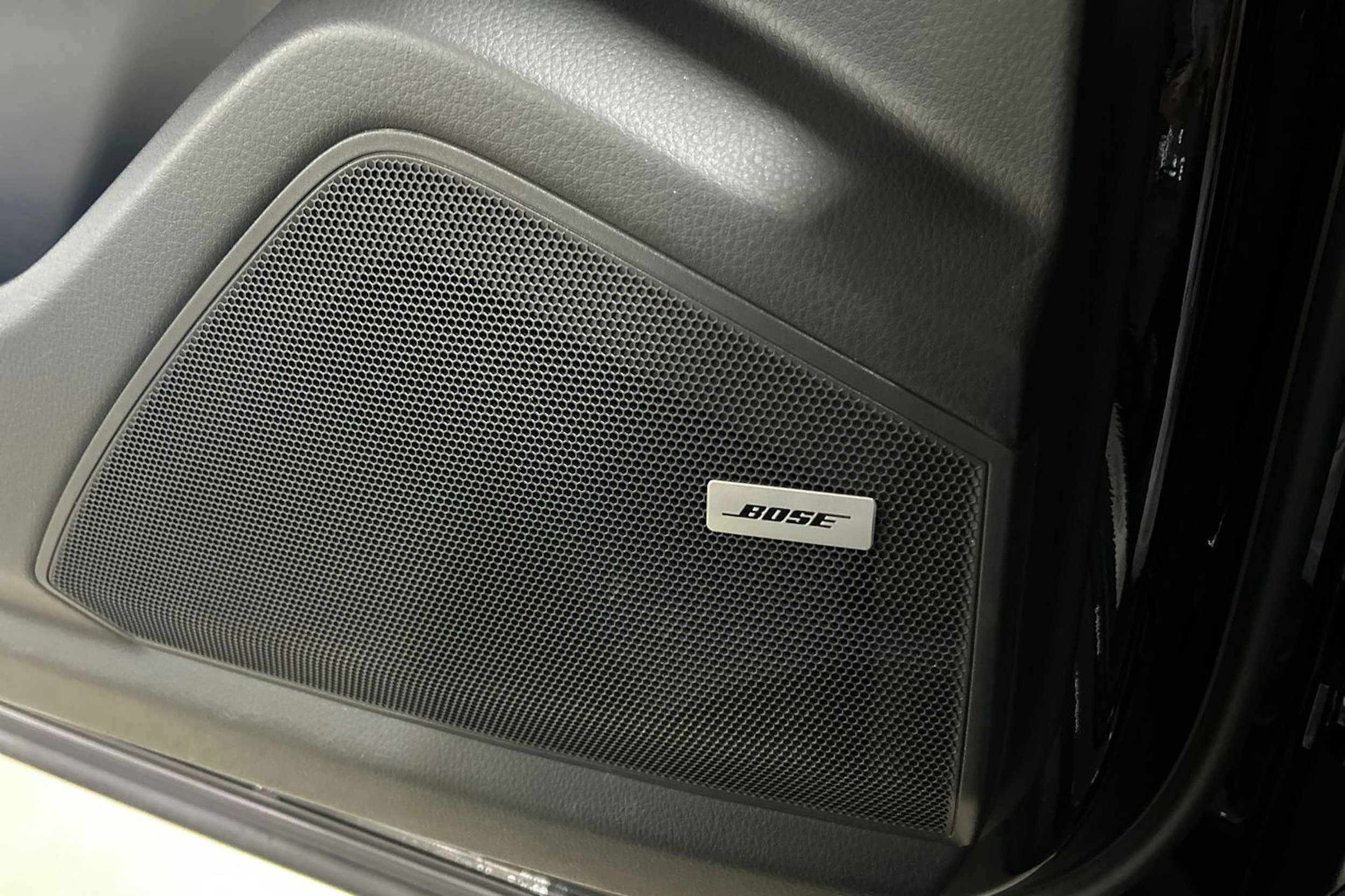 Musta Porsche Cayenne 2020 kuva 22.