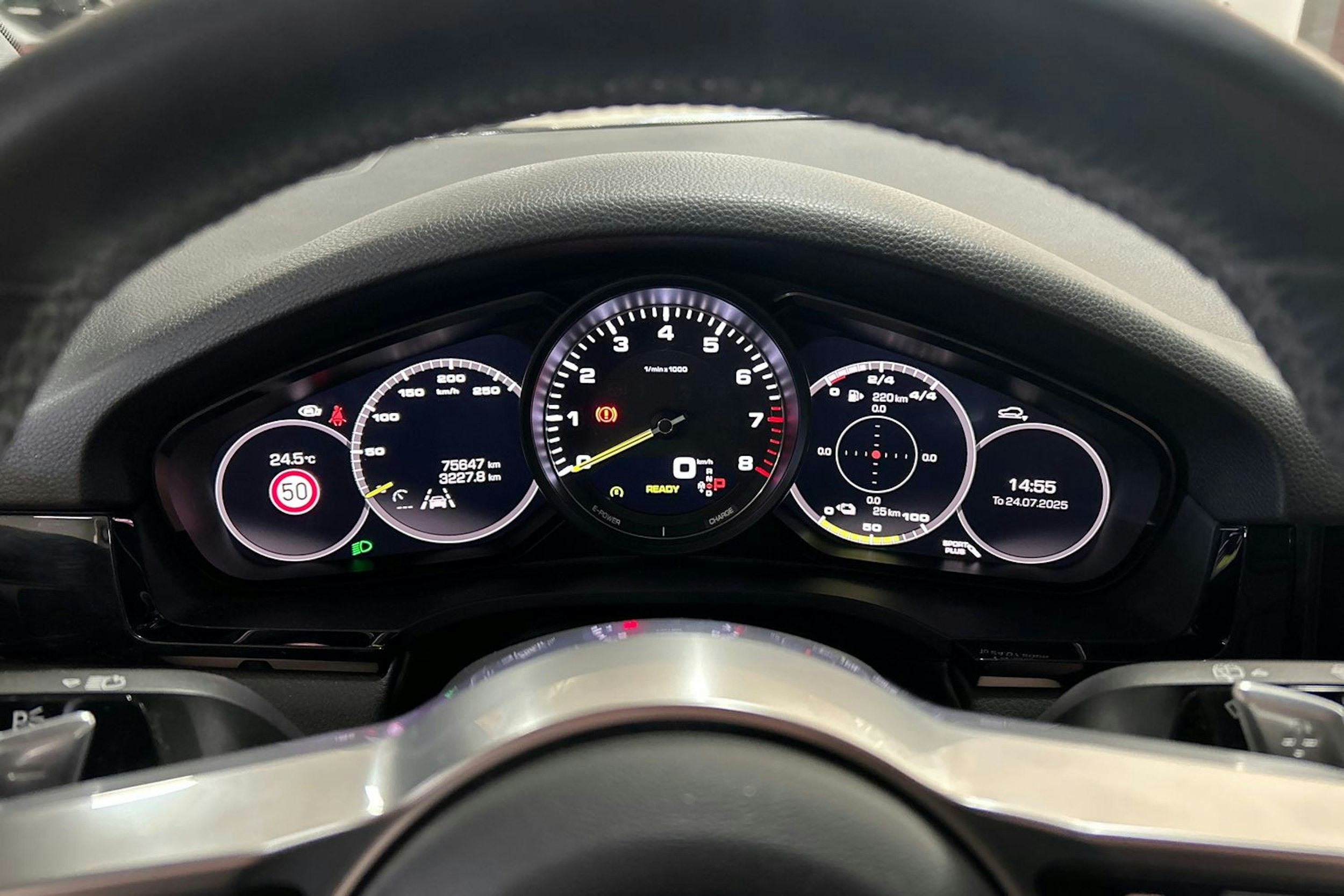 Musta Porsche Cayenne 2020 kuva 25.
