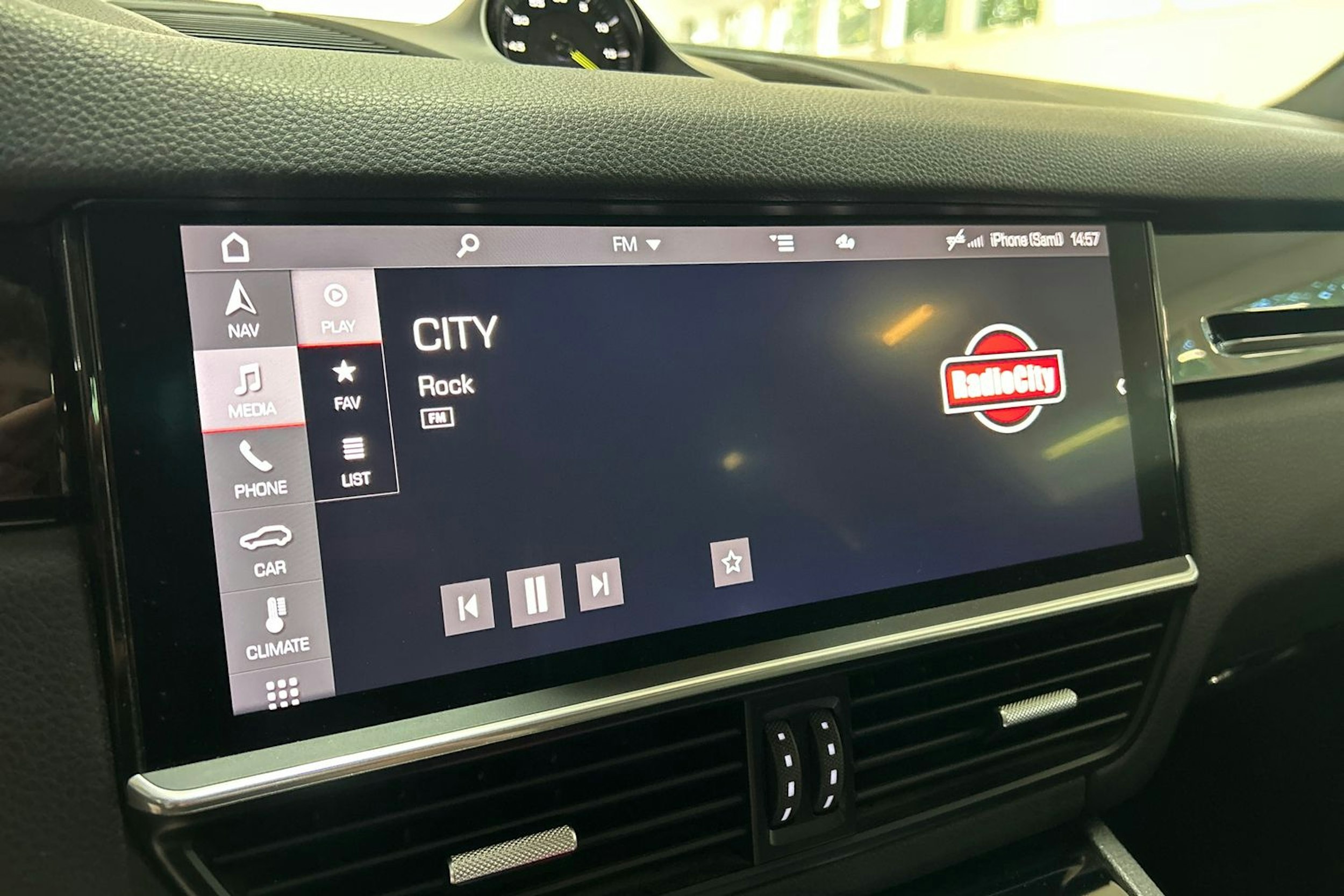 Musta Porsche Cayenne 2020 kuva 28.