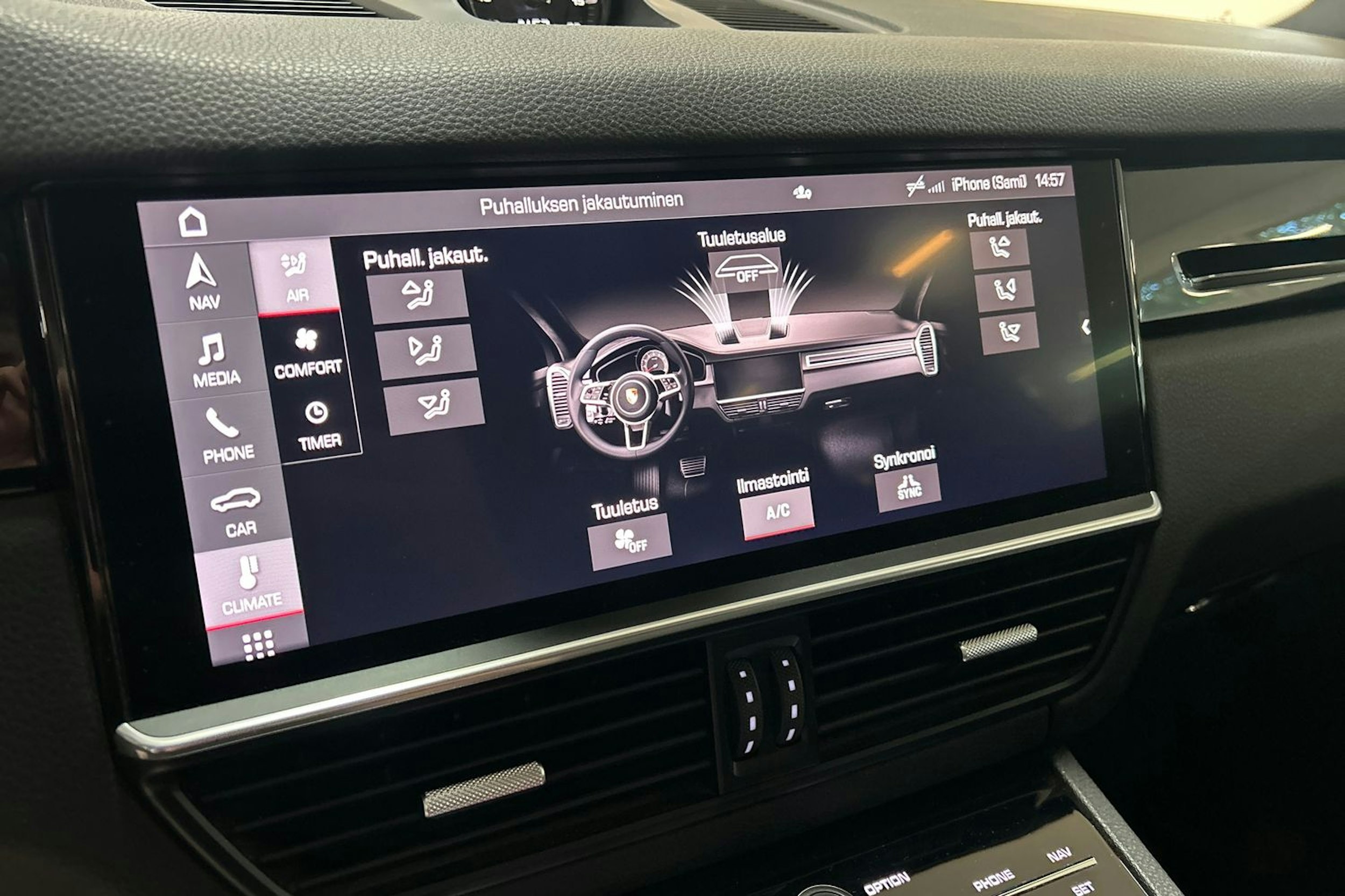 Musta Porsche Cayenne 2020 kuva 30.