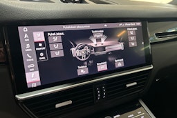 Musta Porsche Cayenne 2020 kuva 30.