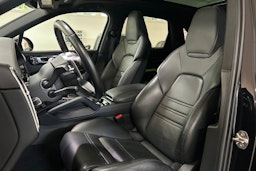 Musta Porsche Cayenne 2020 kuva 35.