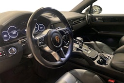 harmaa Porsche Cayenne 2020 kuva 6.