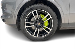 harmaa Porsche Cayenne 2020 kuva 9.