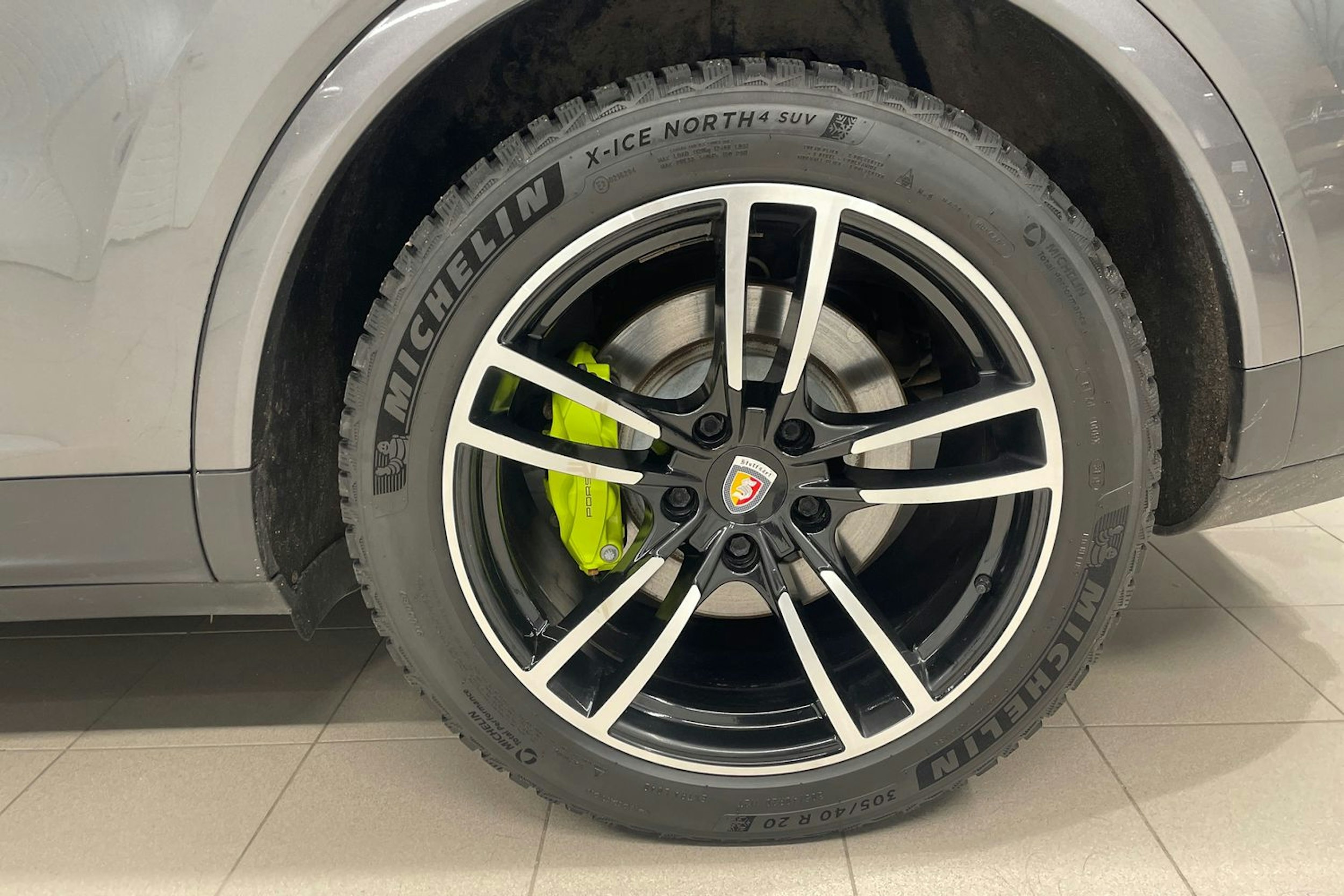 harmaa Porsche Cayenne 2020 kuva 10.