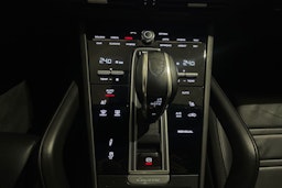 harmaa Porsche Cayenne 2020 kuva 13.