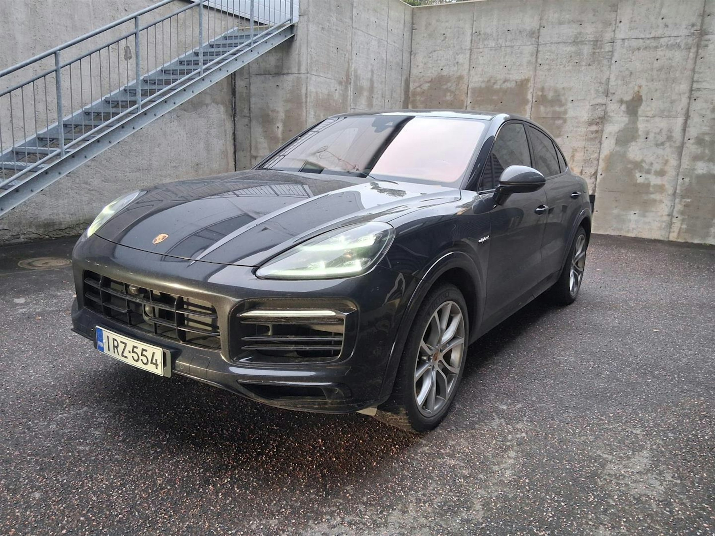 musta Porsche Cayenne 2020 kuva 2.