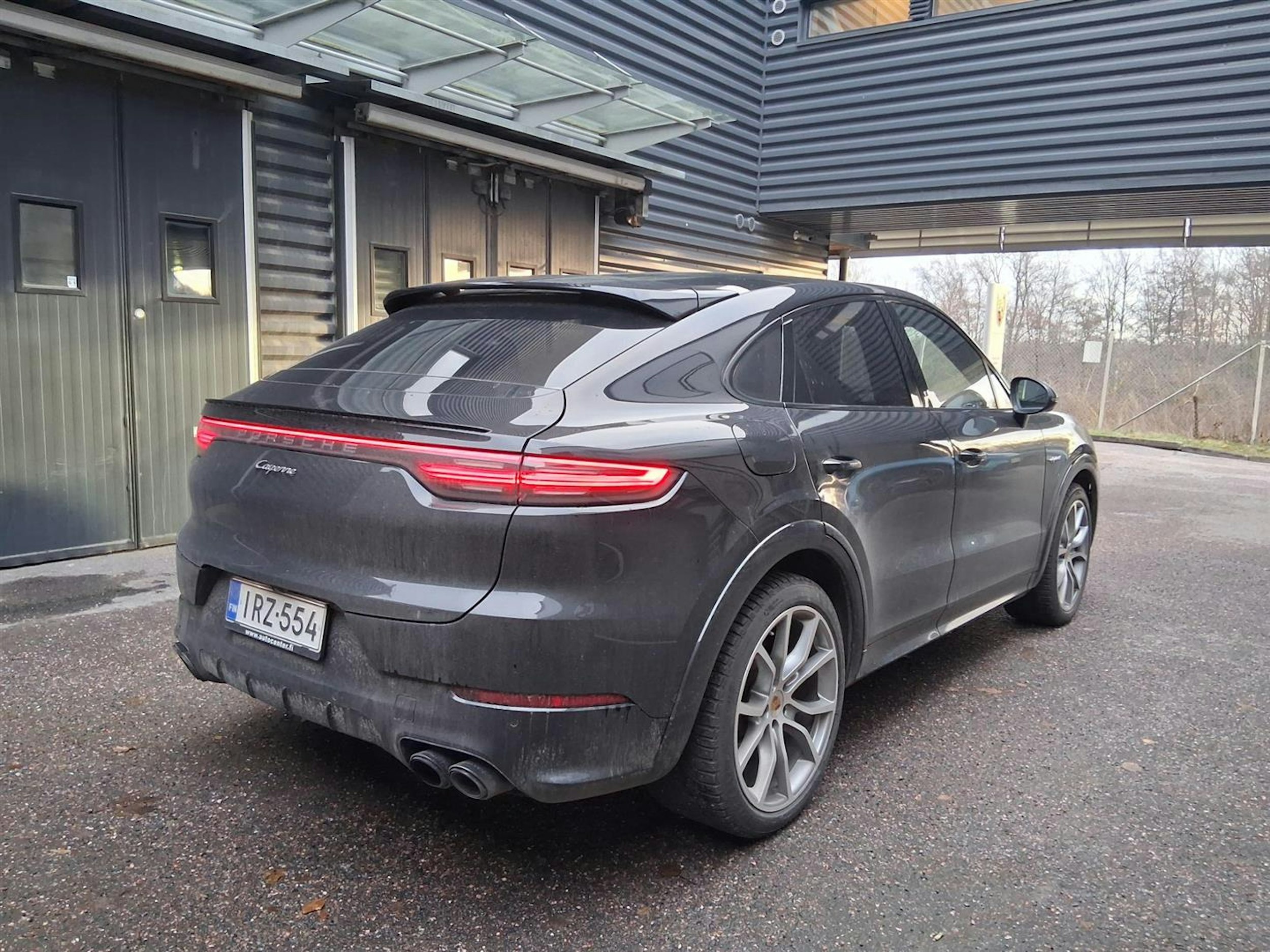 musta Porsche Cayenne 2020 kuva 3.