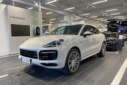 harmaa Porsche Cayenne 2020 kuva 11.