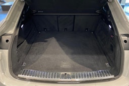 harmaa Porsche Cayenne 2020 kuva 12.