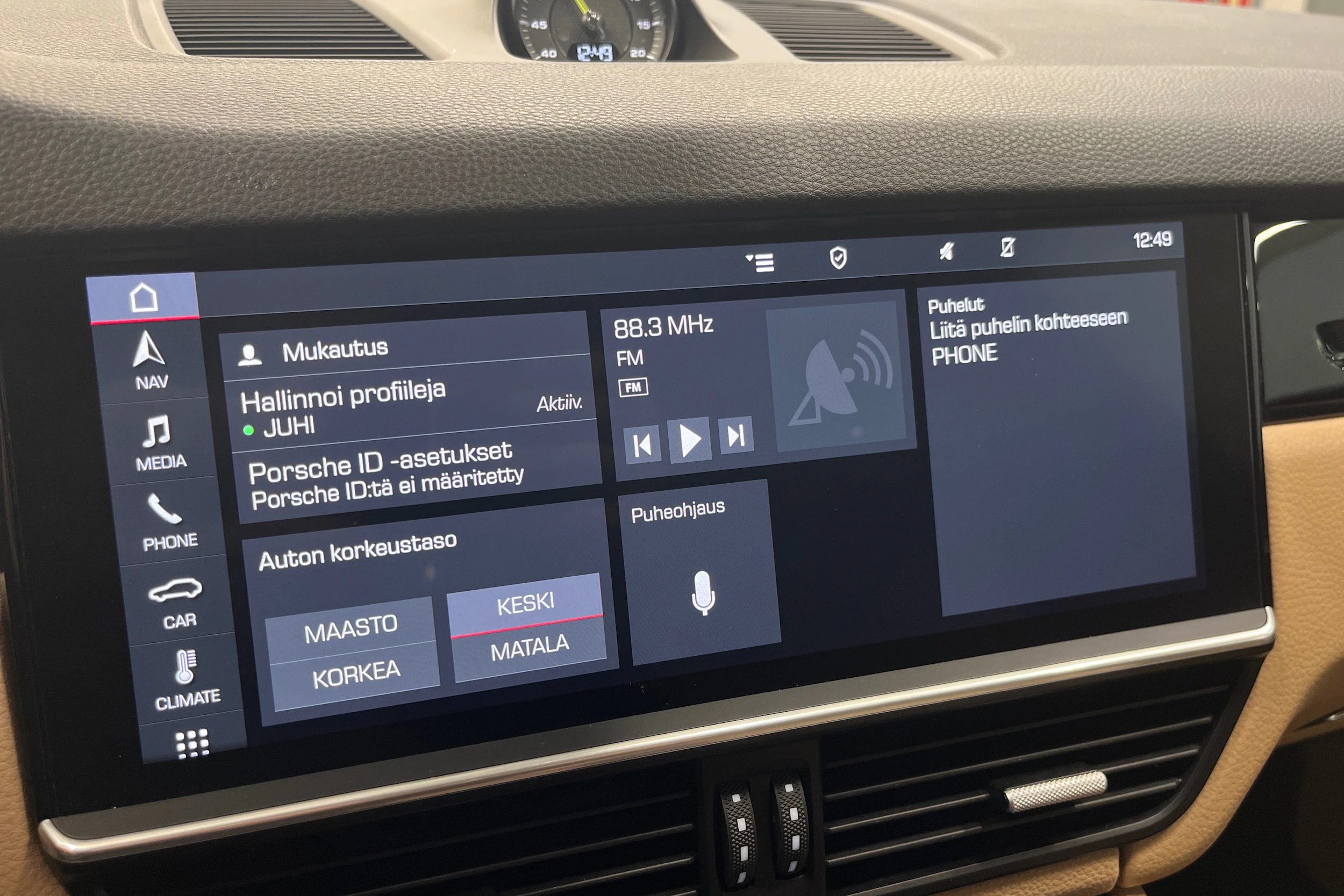 met. Harmaa Porsche Cayenne 2020 kuva 15.