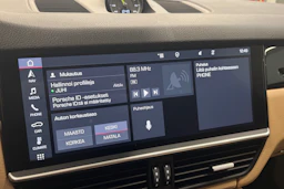 met. Harmaa Porsche Cayenne 2020 kuva 15.
