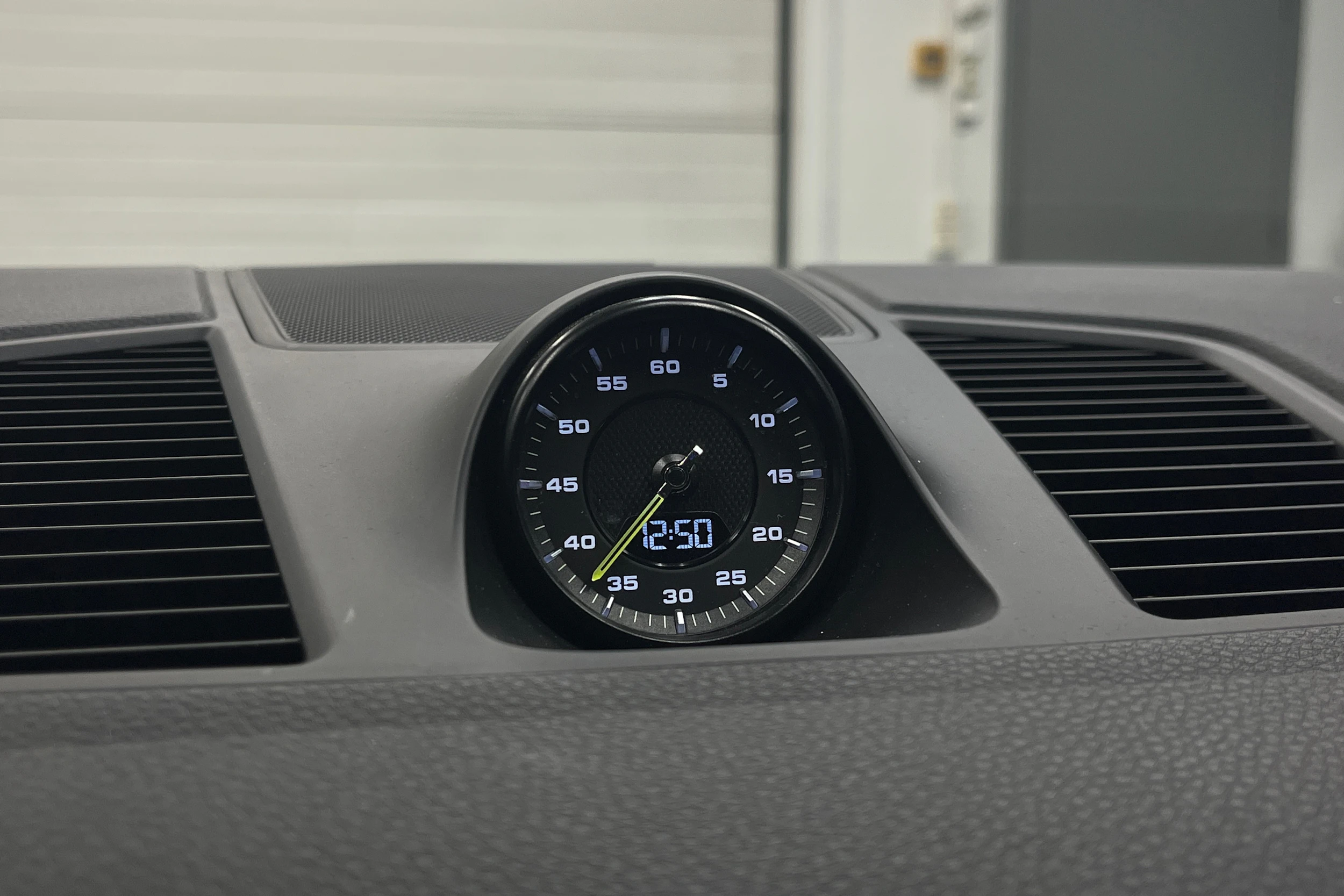 met. Harmaa Porsche Cayenne 2020 kuva 17.