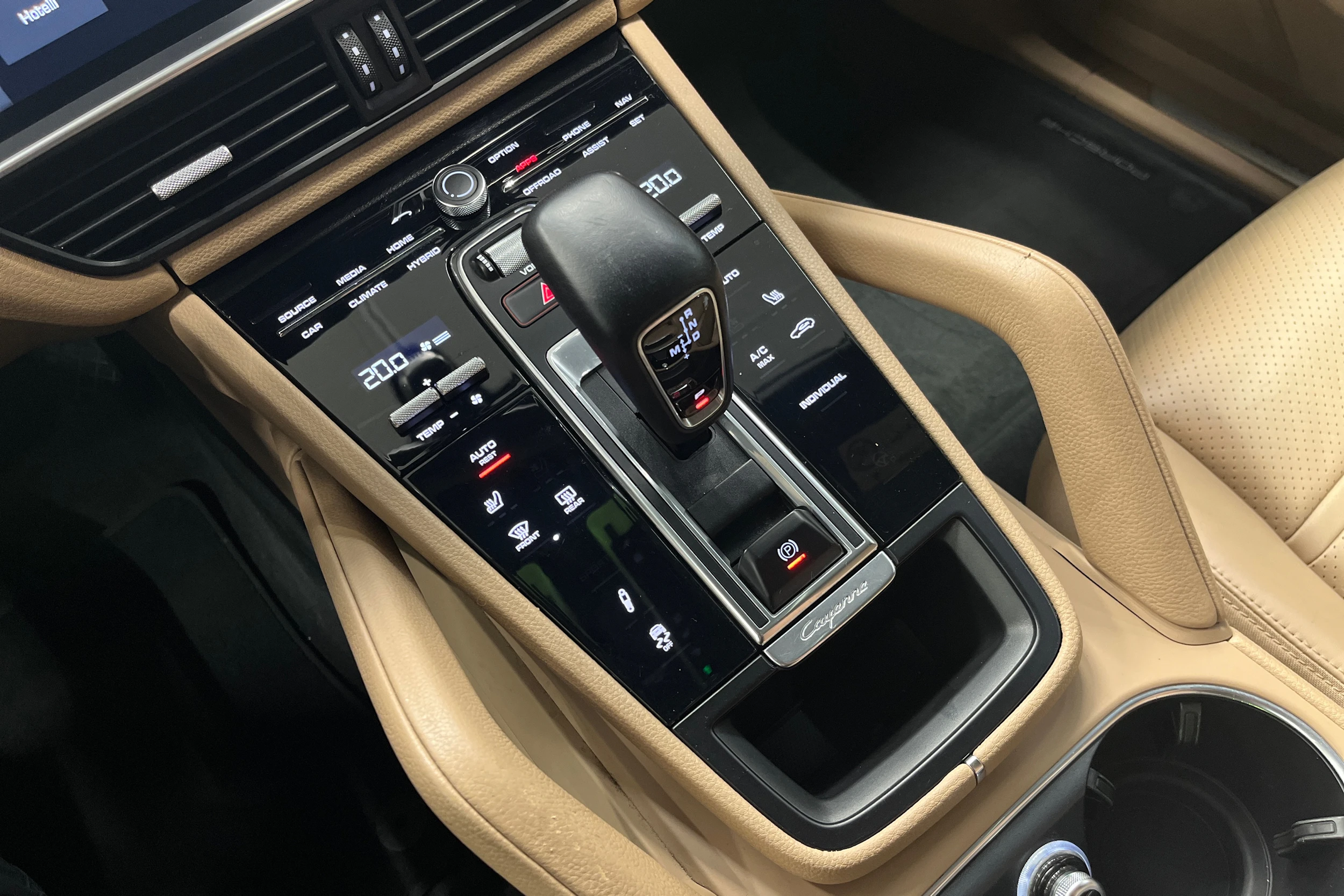 met. Harmaa Porsche Cayenne 2020 kuva 18.