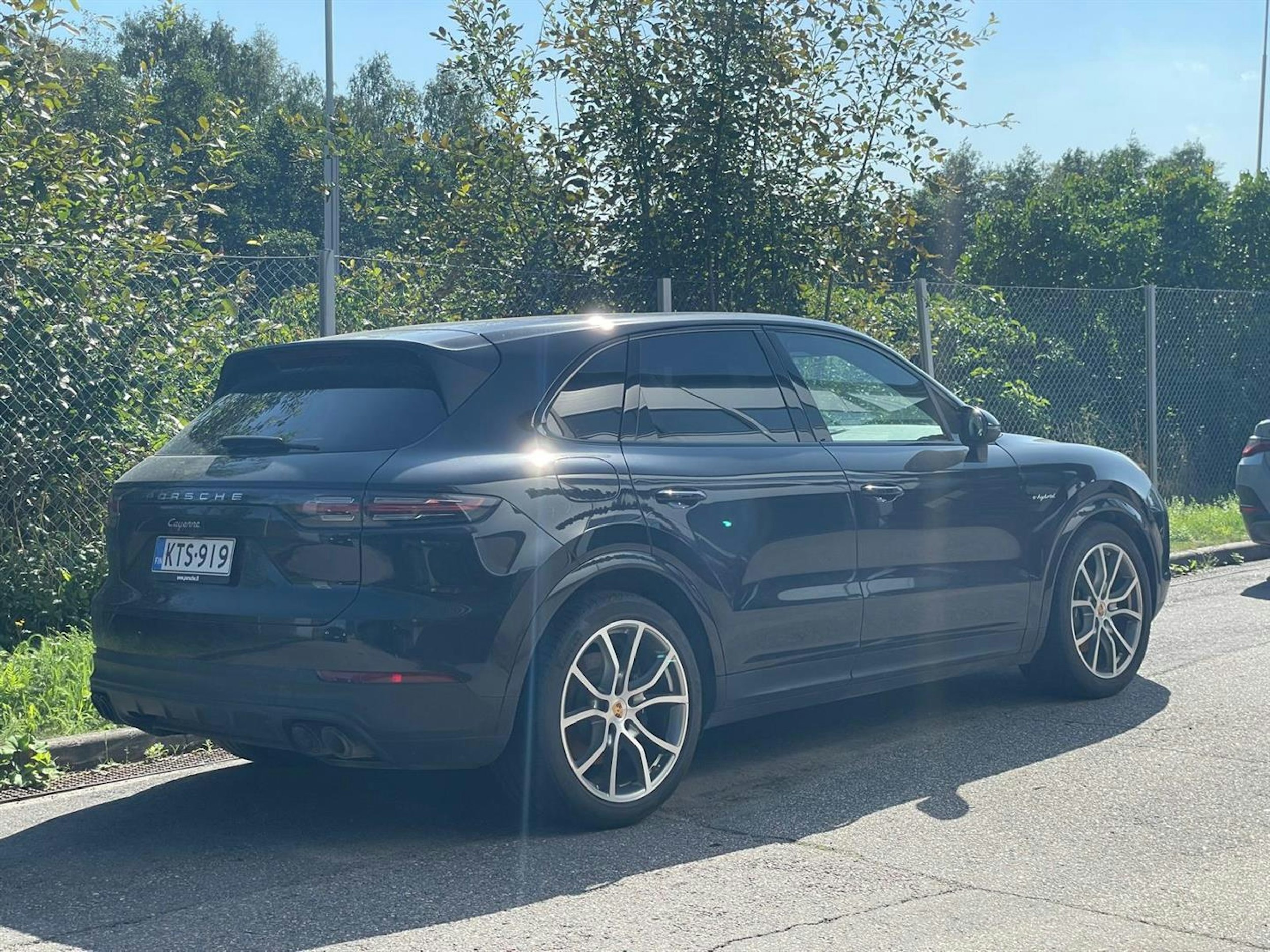 Musta Porsche Cayenne 2020 kuva 2.