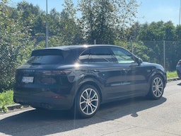 Musta Porsche Cayenne 2020 kuva 2.