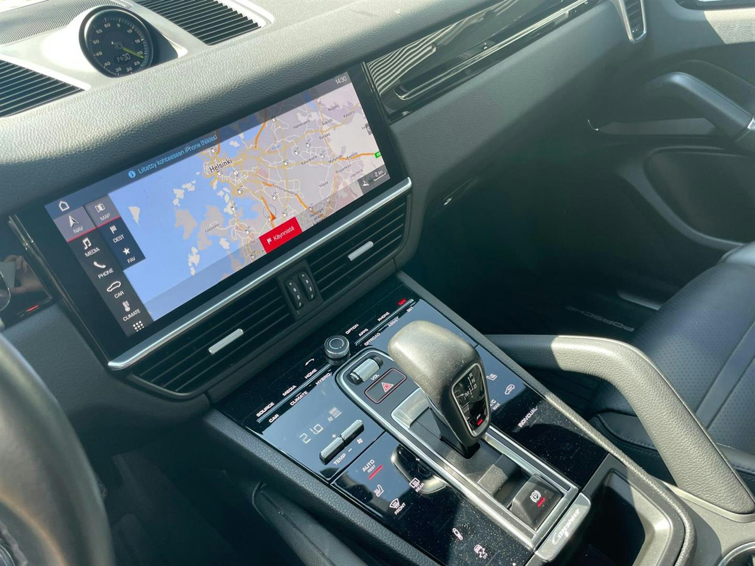 Musta Porsche Cayenne 2020 kuva 6.