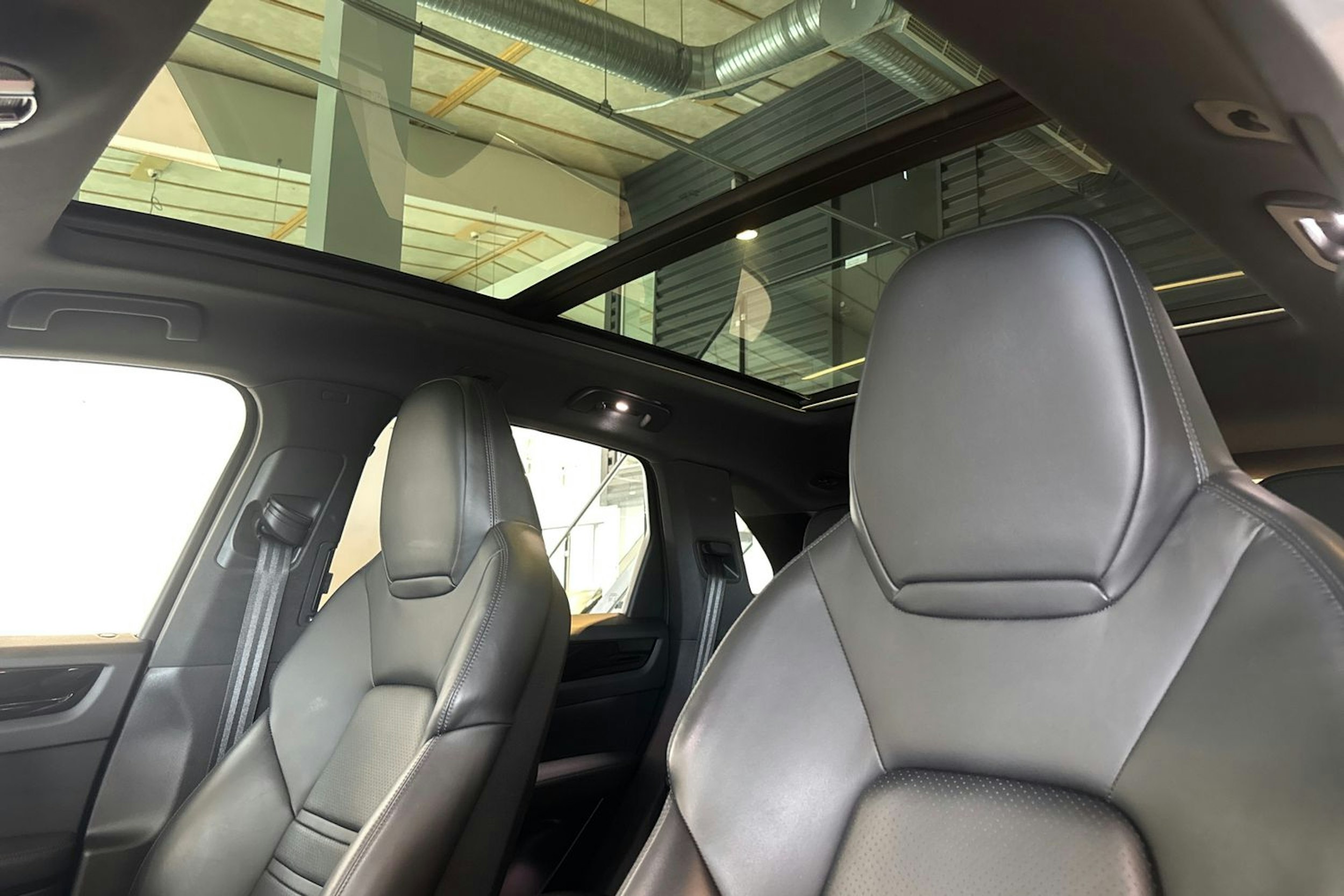 Musta Porsche Cayenne 2020 kuva 12.