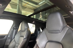 Musta Porsche Cayenne 2020 kuva 12.
