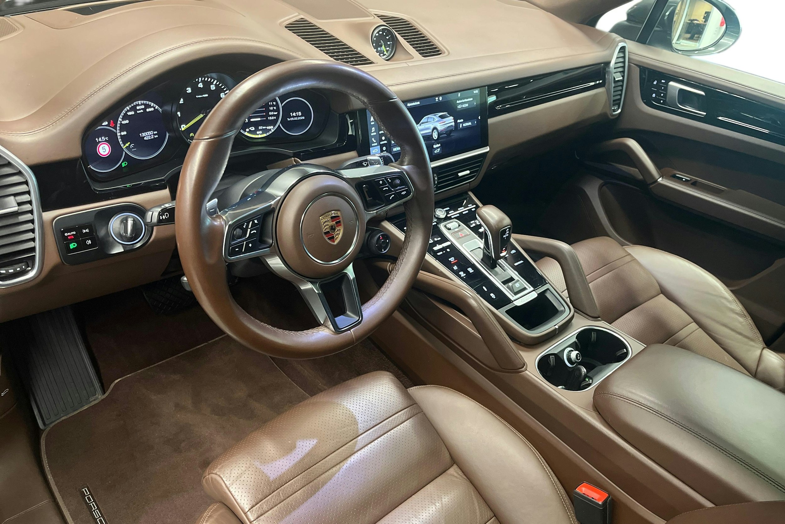 harmaa Porsche Cayenne 2020 kuva 6.