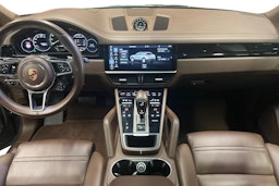 harmaa Porsche Cayenne 2020 kuva 7.