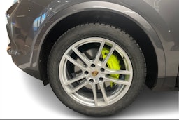 harmaa Porsche Cayenne 2020 kuva 9.