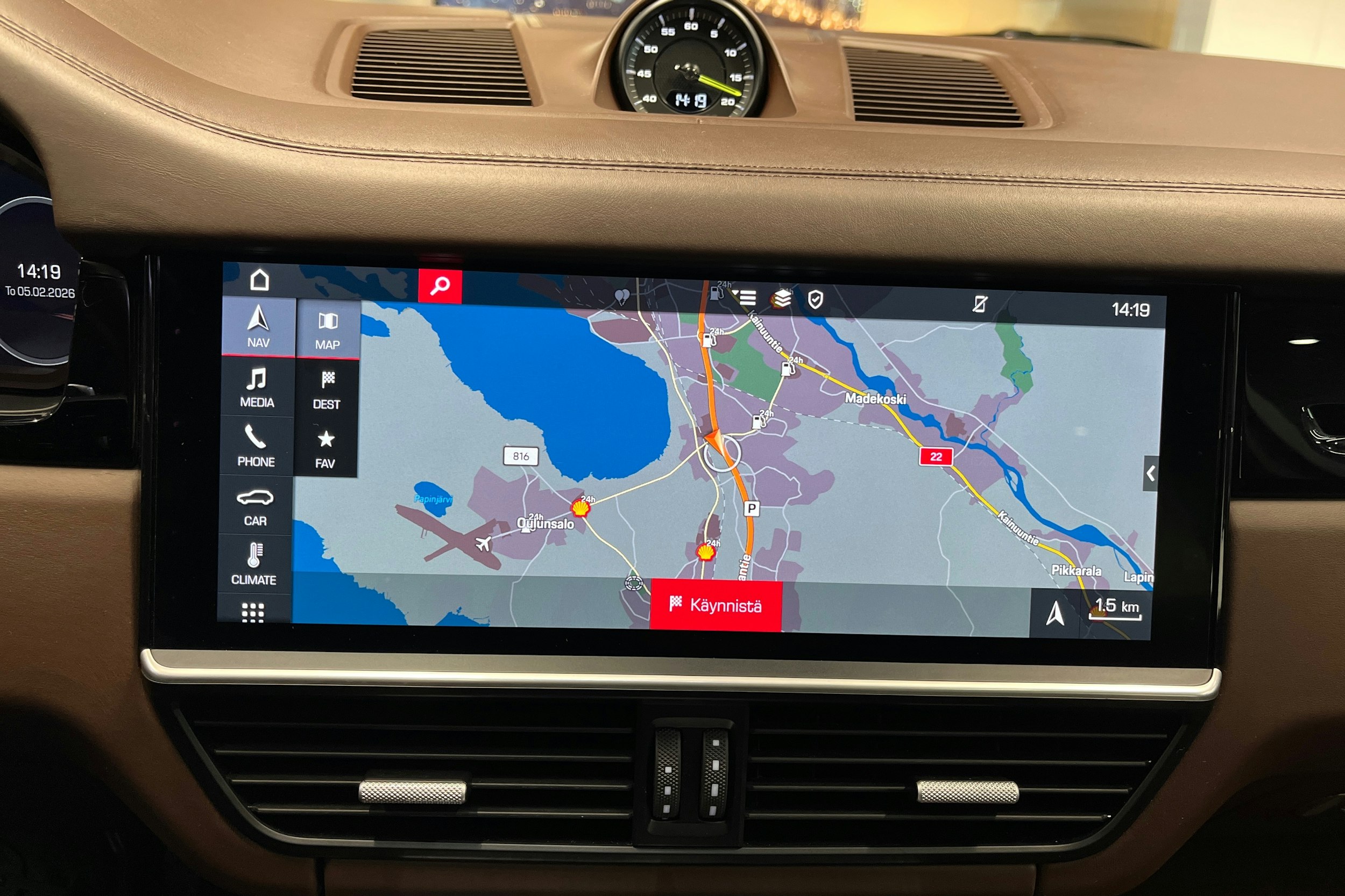 harmaa Porsche Cayenne 2020 kuva 15.