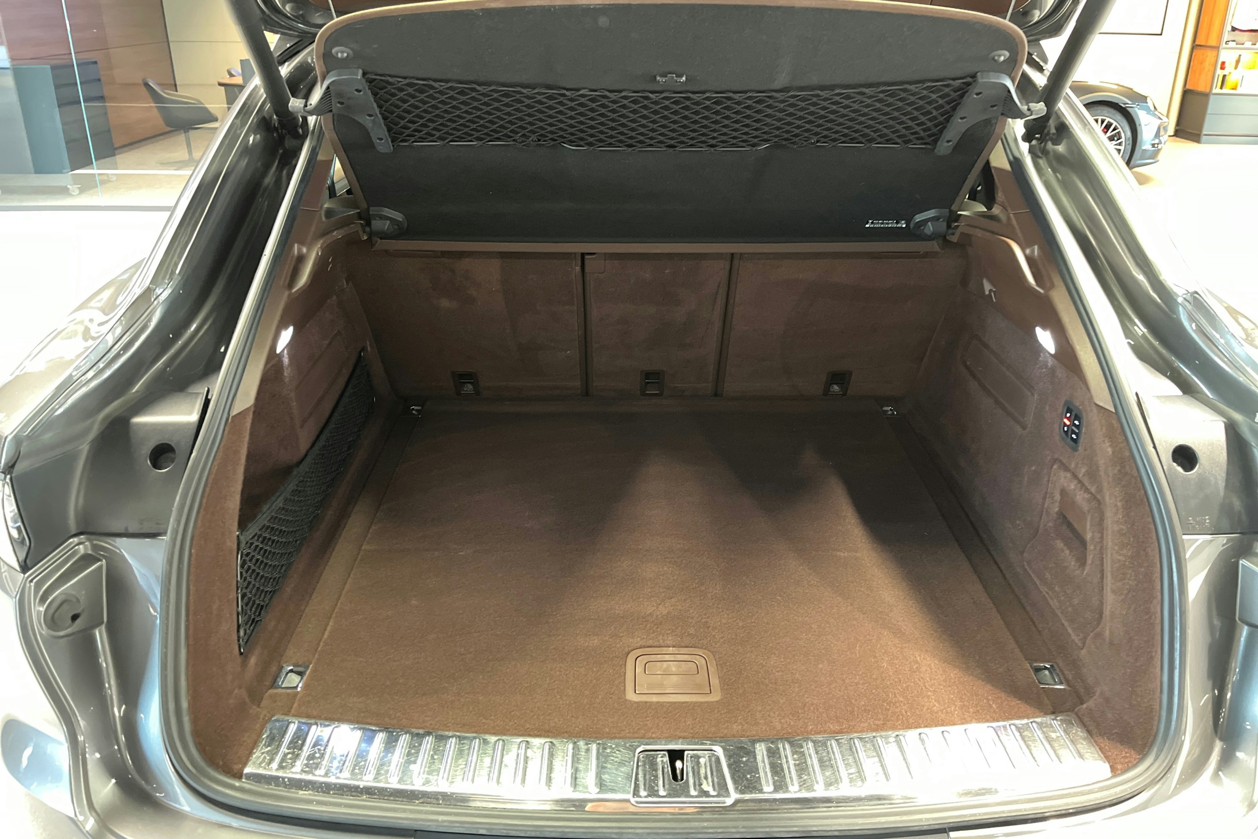 harmaa Porsche Cayenne 2020 kuva 20.