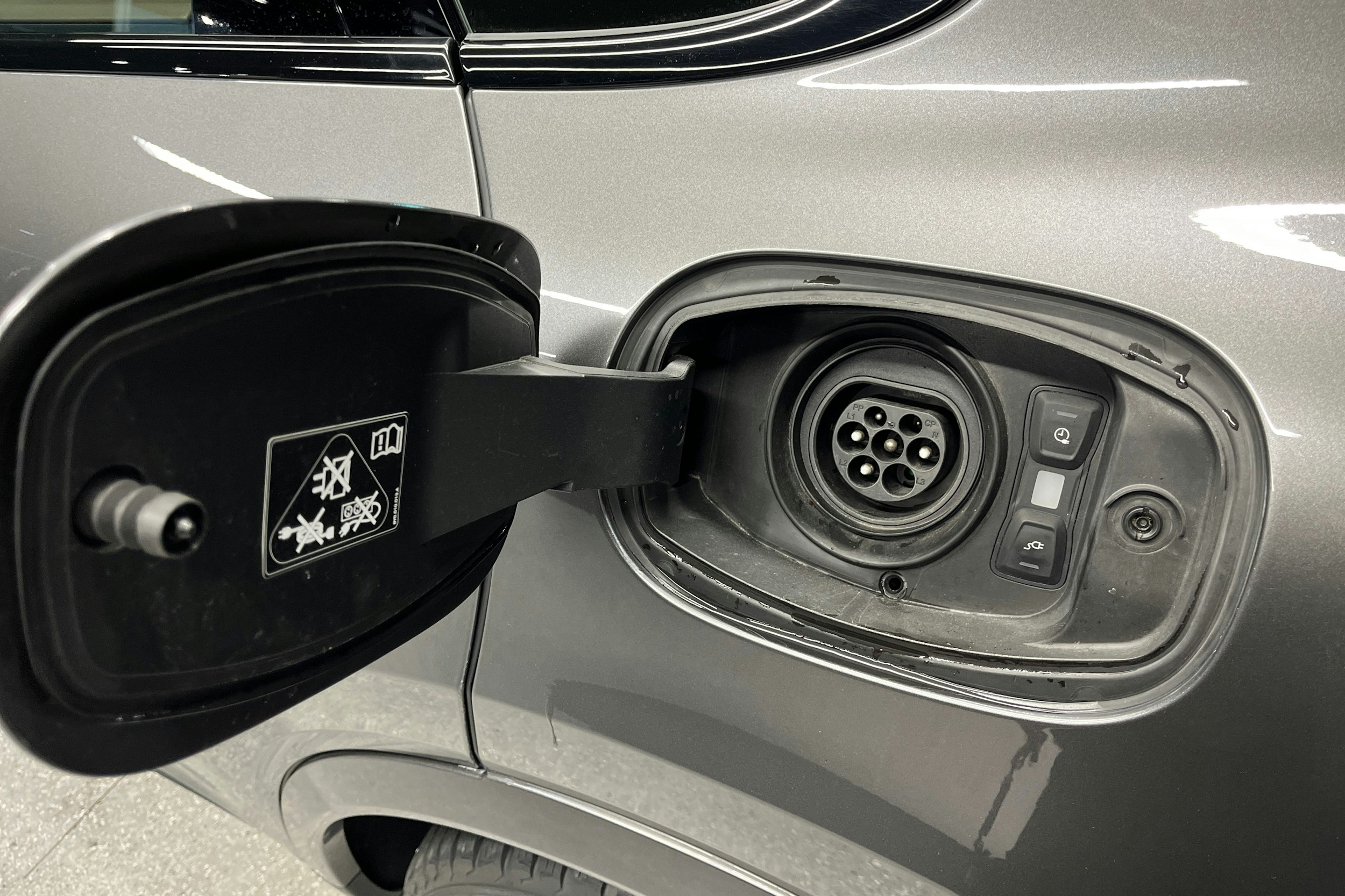 harmaa Porsche Cayenne 2020 kuva 24.