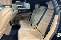 Musta Porsche Cayenne 2020 kuva 10.