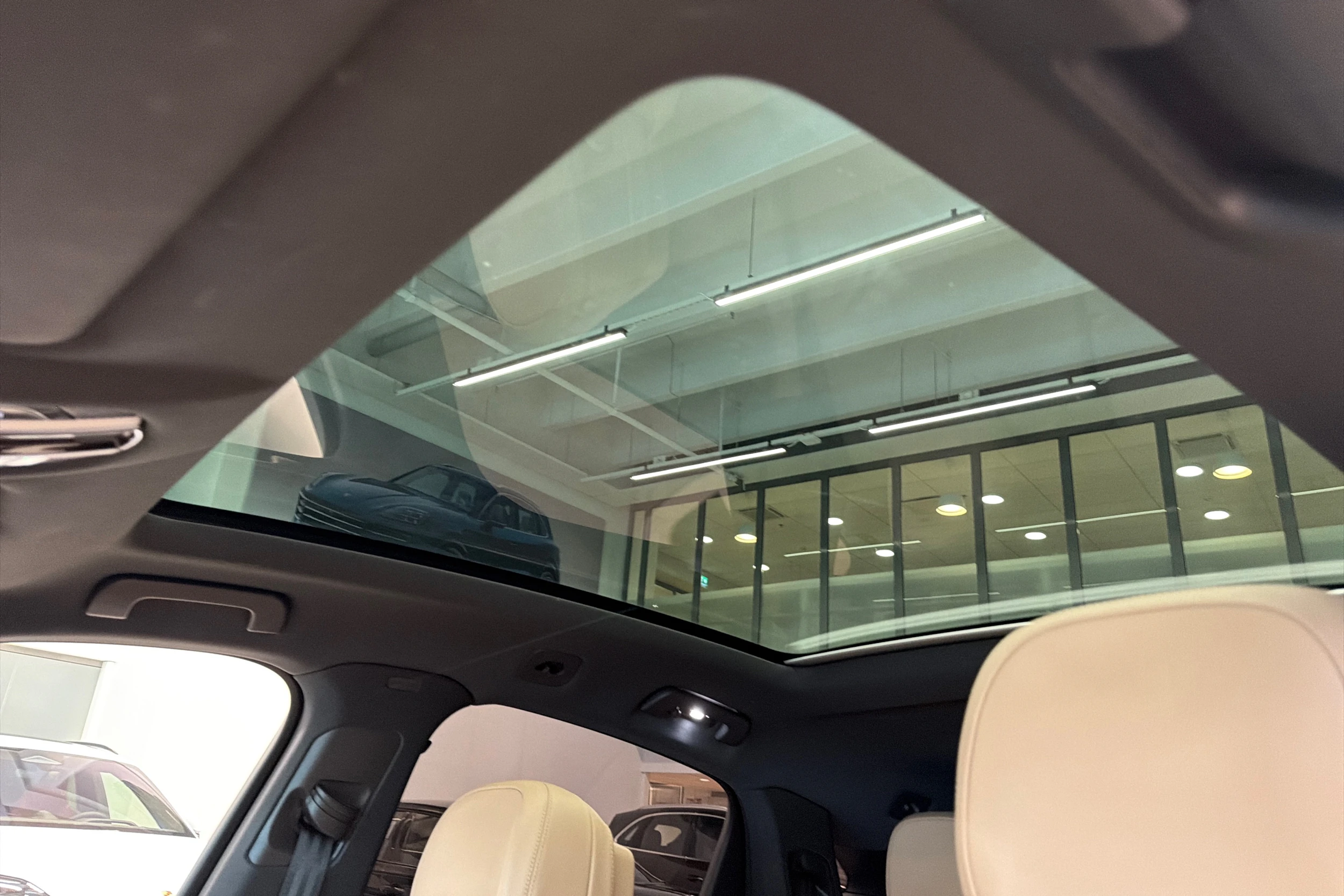 Musta Porsche Cayenne 2020 kuva 15.