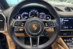Musta Porsche Cayenne 2020 kuva 16.