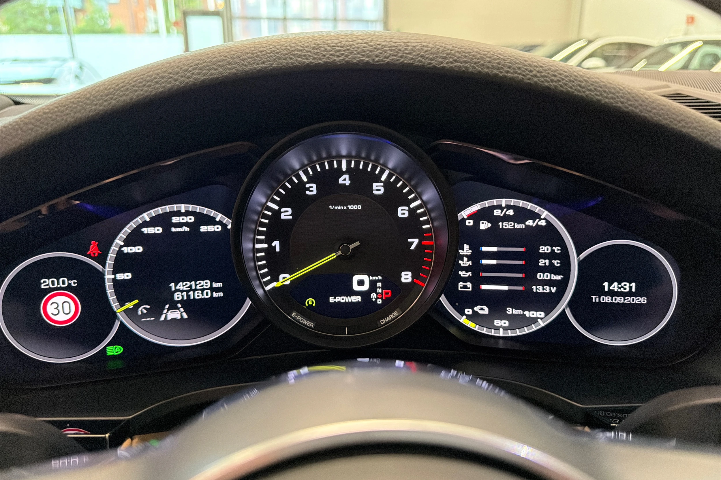 Musta Porsche Cayenne 2020 kuva 19.