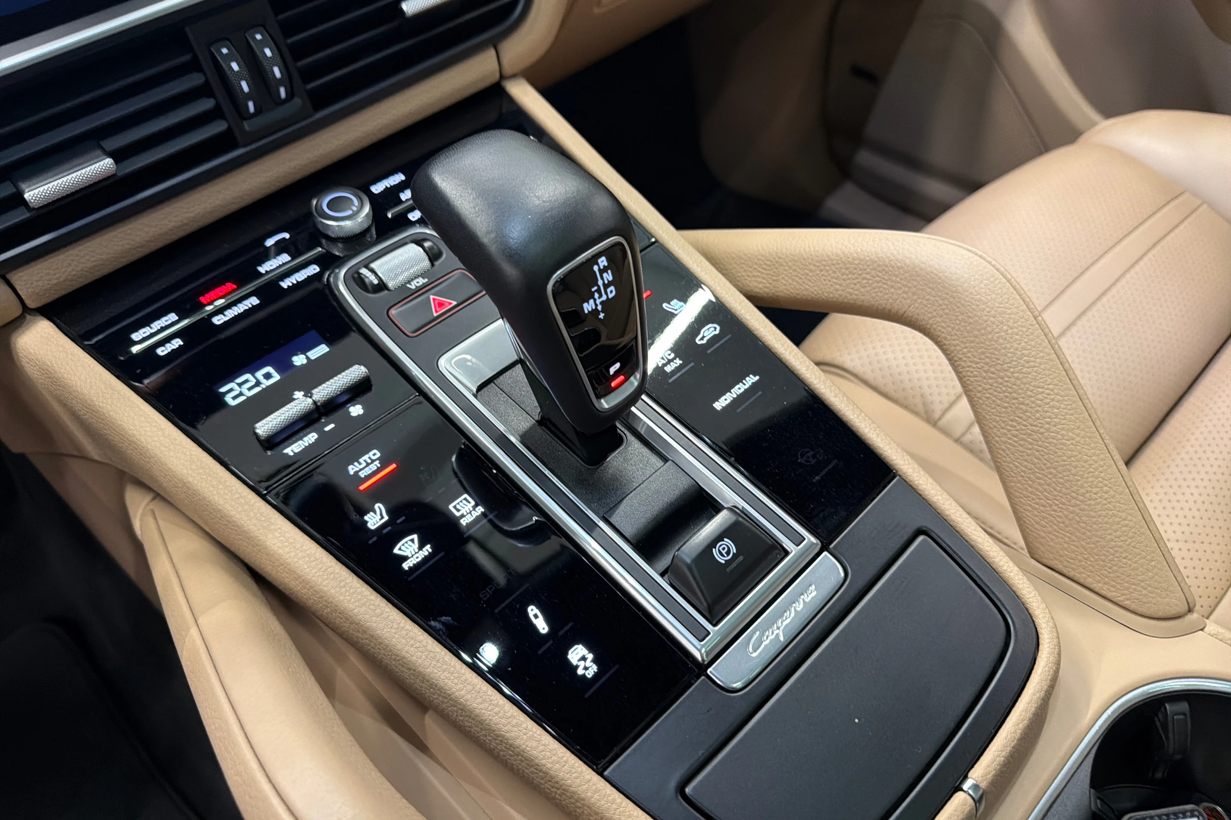 Musta Porsche Cayenne 2020 kuva 20.