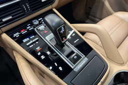 Musta Porsche Cayenne 2020 kuva 20.